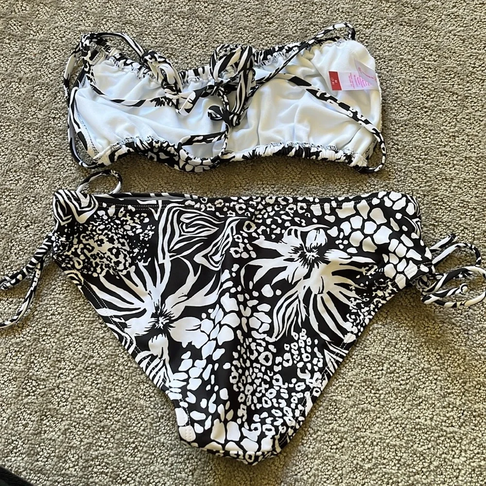 Bikini - Picture 5 of 7